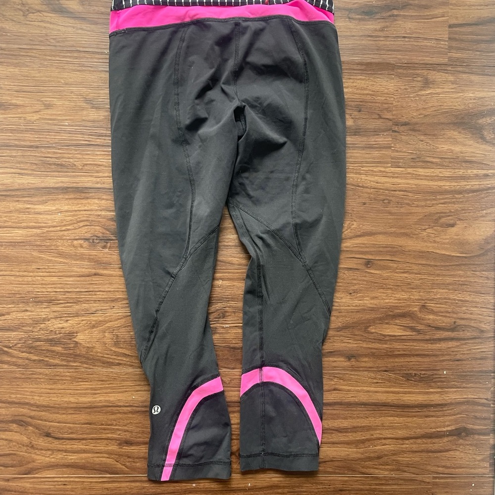 LULULEMON Black and Pink Athletic Leggings